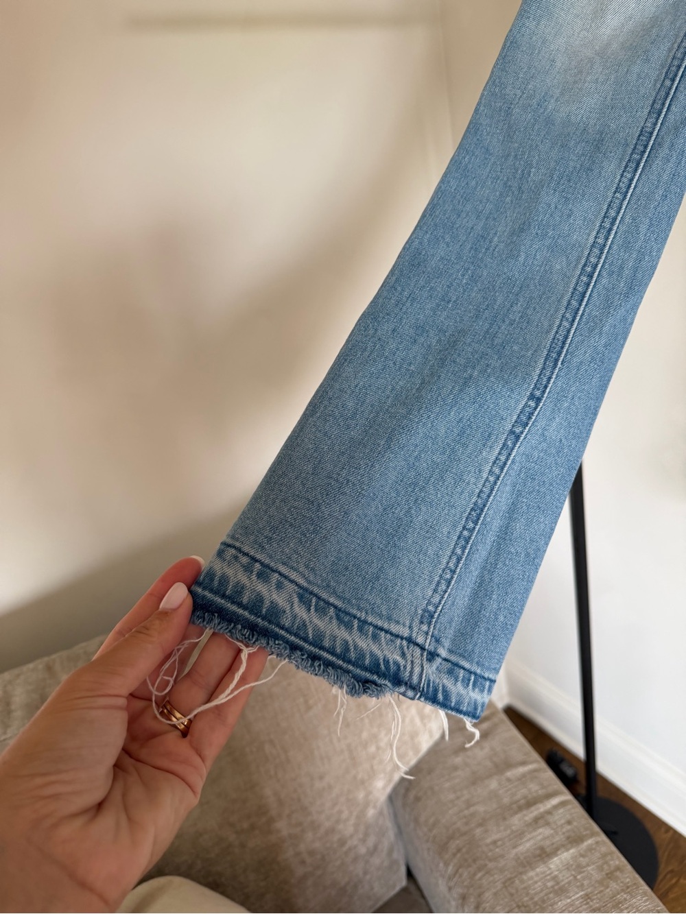 MOTHER High-Waisted Runaway Undone Hem Jeans sz 24 - Picture 5 of 11